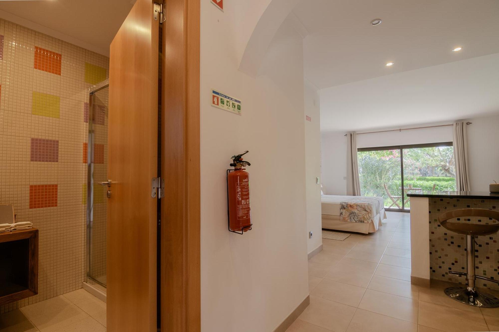 Coastal Retreat With Pool And Beach Access By Drago Rentals Albufeira Zewnętrze zdjęcie